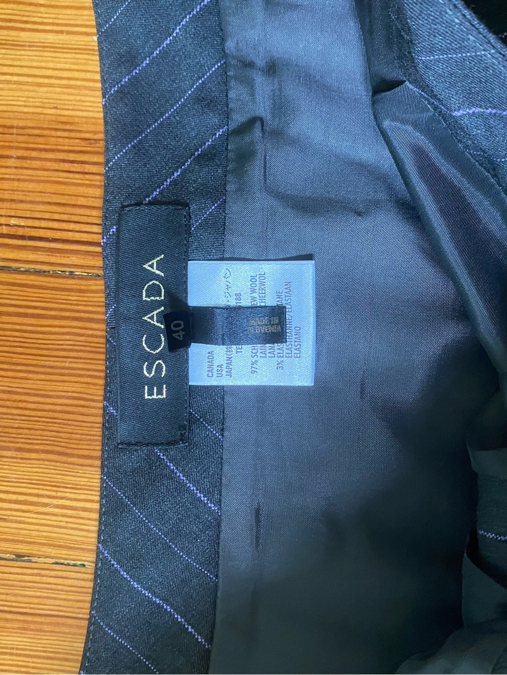 Escada grey Navy Pinstripe pencil skirt 40